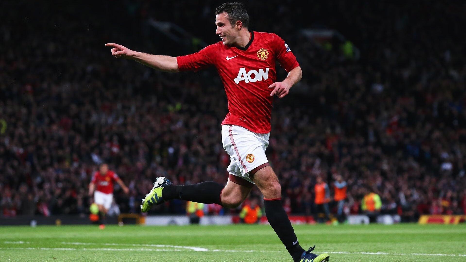 绿茵场上的记忆守护，英伦德比赛前温情携手阿尔茨海默症患者