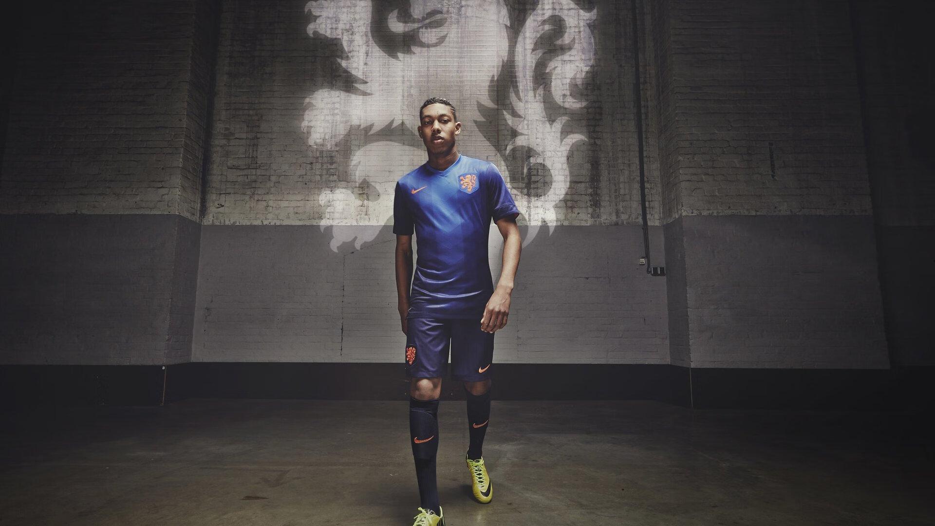 波兰主帅，全力助扎莱夫斯基重返巅峰 莱万未来计划尚未明朗